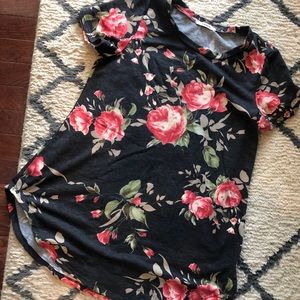 Women’s charcoal floral tee